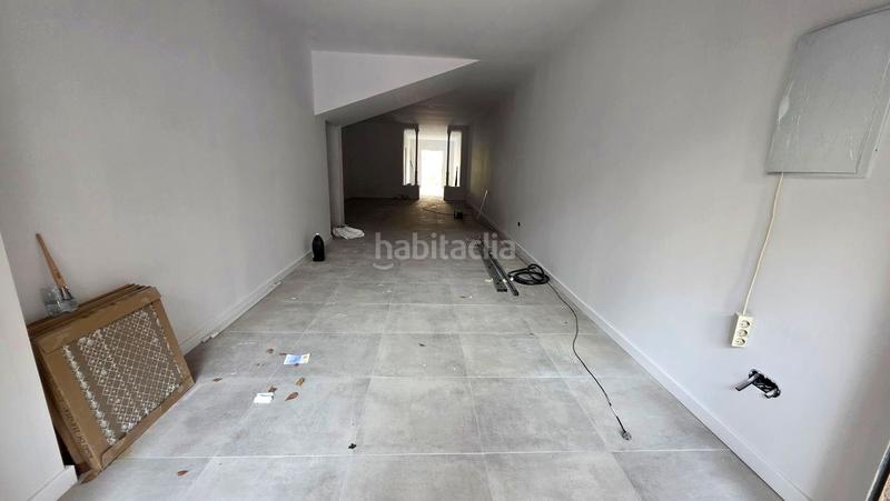 Foto e1fa7e4e-92fc-47f5-a33b-237fda92e6d6. Alquiler local comercial  en la font vella con el passeig en Terrassa