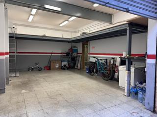 Local Comercial  Carrer de pau casals. Almacen garaje y oficina