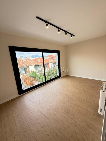 Foto 4c12dcd2-1004-452c-9fea-34d190129769. Oficina a Barri del Centre Terrassa