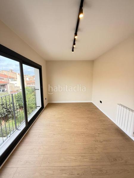 Foto 5d6b5f39-ad05-43db-853f-5c1c02a217db. Oficina a Barri del Centre Terrassa