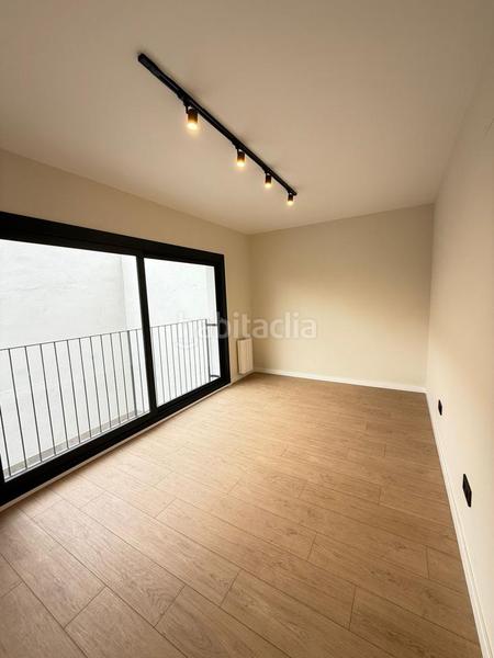 Foto f8f2b822-b4c8-475f-8d82-cf0f5332d013. Oficina a Barri del Centre Terrassa