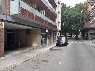 Aparcament cotxe  Carrer soler i palet Aparcament cotxe  Carrer soler i palet