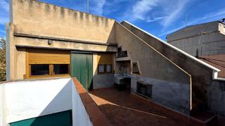 Casa  Carrer de la mare de déu de la fuencisla. Casa cantonera, ideal para 2 familias