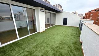 Duplex  Carrer de manresa. Gran dúplex con terraza y parking incluido