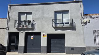 Semi detached house  De concepción arenal. Casa con gran potencial, 2 locales y amplio patio en can palet