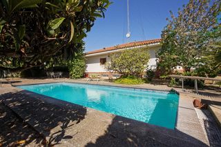 Haus  Carrer de gr�cia. Tu vida en una sola planta! comodidad, espacio y piscina de ensu