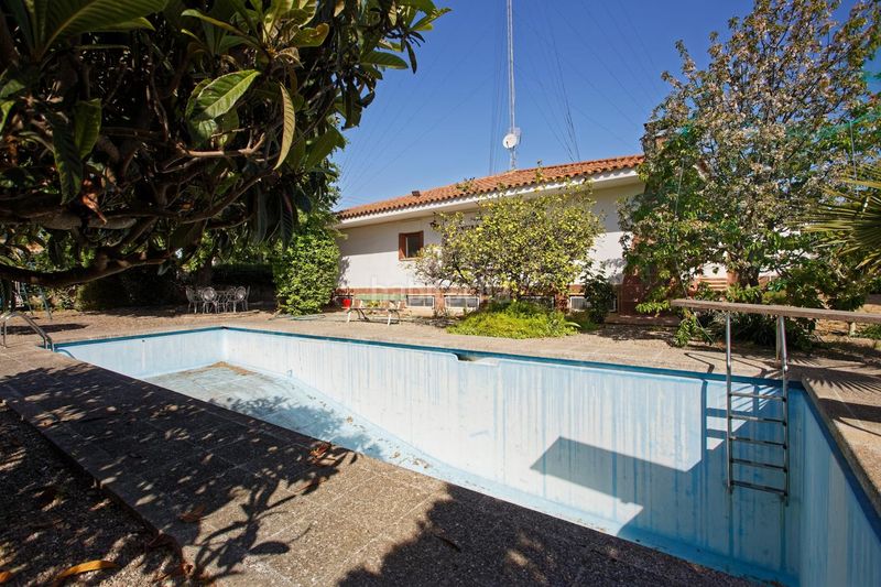 Foto 0f8f66b4-de01-4e3e-a1de-cb0ac8bacae5. Casa amb calefacció piscina a Can Parellada Terrassa