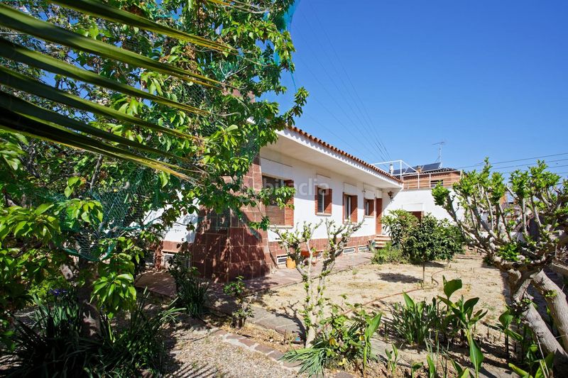 Foto 3eb4ca8b-b6af-43ca-a4fa-d8b24adc3cd8. Casa amb calefacció piscina a Can Parellada Terrassa