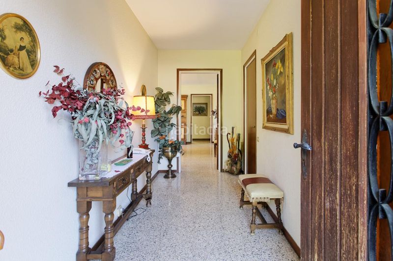 Foto b958355a-e886-414d-916c-3ba194eb14c4. Casa amb calefacció piscina a Can Parellada Terrassa