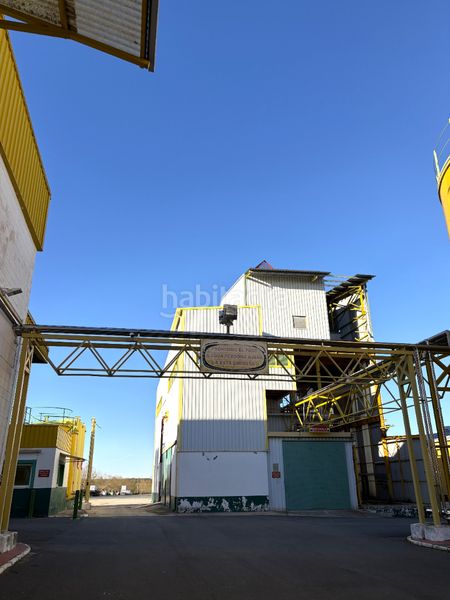 Foto ca160aac-567c-4cb8-a52c-142b2719679d. Solar industrial a Cedillo del Condado