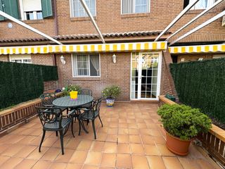 Chalet  Calle blas de otero. Chalet adosado en venta en calle blas de otero, majadahonda