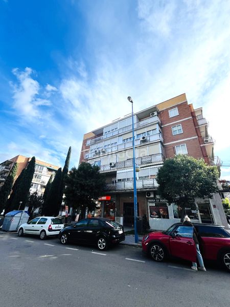 Foto 31482203-427a-41ce-a03f-85322d3a2a27. Pis a Descubridores-Escritores Leganés