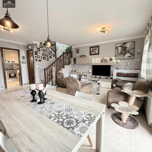 Foto c12f7a48-4b53-4a1f-8939-2ec517c52689. Duplex avec chauffage dans Nucli Urbà Argentona