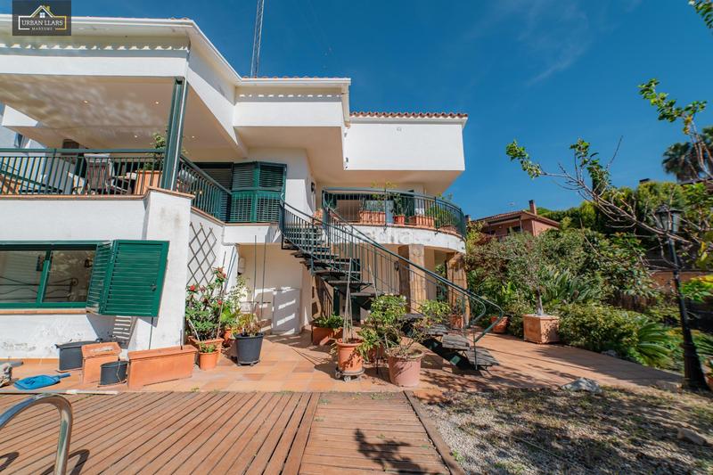 Foto 2d087968-caa4-486c-83d3-7694a3a49459. Casa amb aparcament piscina a Les Bilbenyes Sant Vicenç de Montalt