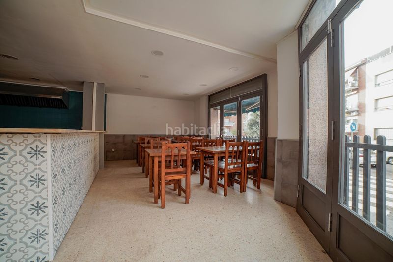 Foto d531a050-26f2-4c54-a65f-e78e1b297b4c. Local comercial local esquinero muy luminoso en Cerdanyola Sud, en Mataró