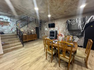 Casa en Parque Manuel de Vega-Carretera de Ugena. Propiedad con multiples posibilidades incluido cambio de uso!! e