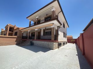 Towny house in Villaluenga de la Sagra. Casa en villaluenga de la sagra por solo 379,000!