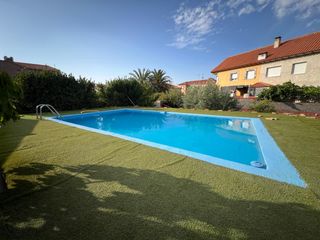 Xalet a Numancia de la Sagra. Chalet independiente con parcela de 2.263 m2 segregable