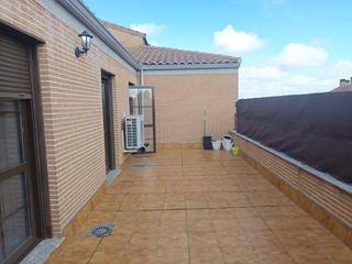 Attique à Yuncler. Precioso atico con terraza de 20 m2 en yuncler