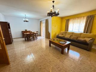 Casa adossada en Parque Manuel de Vega-Carretera de Ugena. Adosado en illescas  listo para entrar a vivir, con garaje para