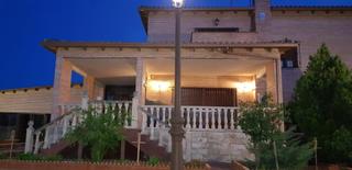 Chalet en Yeles. Independente exclusivo con gran parcela en yeles  urbanizacin l
