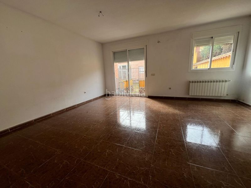 Foto a7d0bbcc-17b8-4f3a-bf36-36067a5e5561. Casa adossada amb aparcament a Esquivias