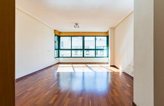 Flat en Vistalegre. Magnfica vivienda con terraza de 65 m2 en avda de europa.