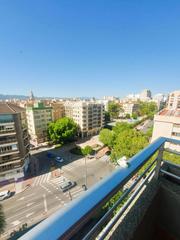 Lloguer Pis  Calle puerta nueva. Amplia vivienda de cuatro dormitorios.alquiler ideal para estudi