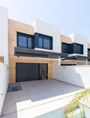 Duplex à Guadalupe. Dúplex con piscina privada en venta en urbanización atrio