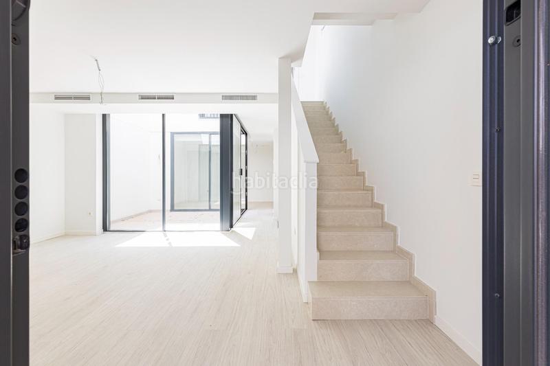 Foto d051968e-b1c1-45b9-9eeb-0db04400317f. Dúplex  con piscina privada en venta en urbanización atrio en Murcia