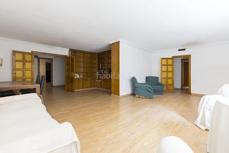 Foto f46e43a9-4dc6-4840-ac6b-15afa9e38b64. Piso amplísima vivienda en pleno centro con garajes en Murcia