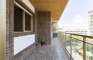 Appartement à La Fama. Vivienda en pleno centro. detrás de jesúsmaría