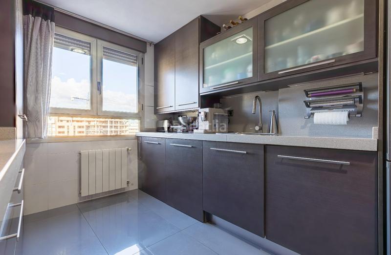 Foto 3b910f5e-363c-4f6e-901a-9a4569b3c39b. Pis amb aparcament a Juan de Borbón Murcia