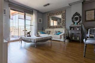 Piso en Juan de Borbón. Espectacular vivienda en avenida juan de borbón