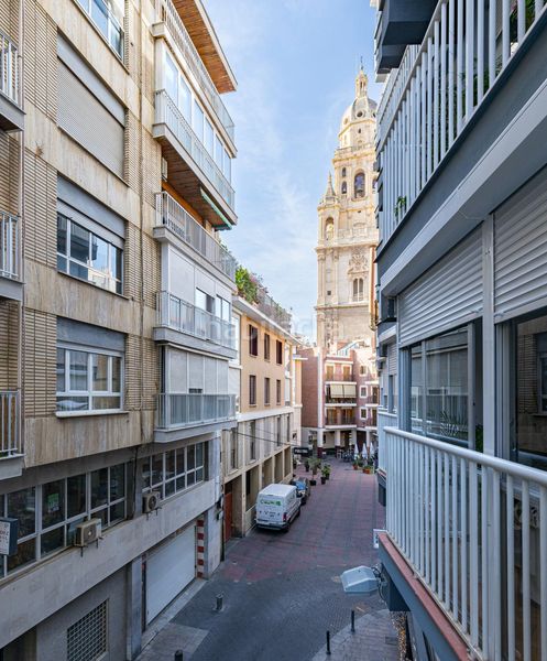 Foto 0fa307bc-2fa9-42c3-9380-6631928d9fc3. Pis a La Catedral Murcia