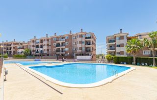 Piso en Altorreal - El Chorrico. Vivienda con jardín en altorreal.
