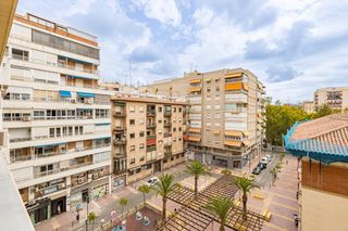 Pis a San Miguel. Vivienda en el corazón de murcia, en plaza preciosa.