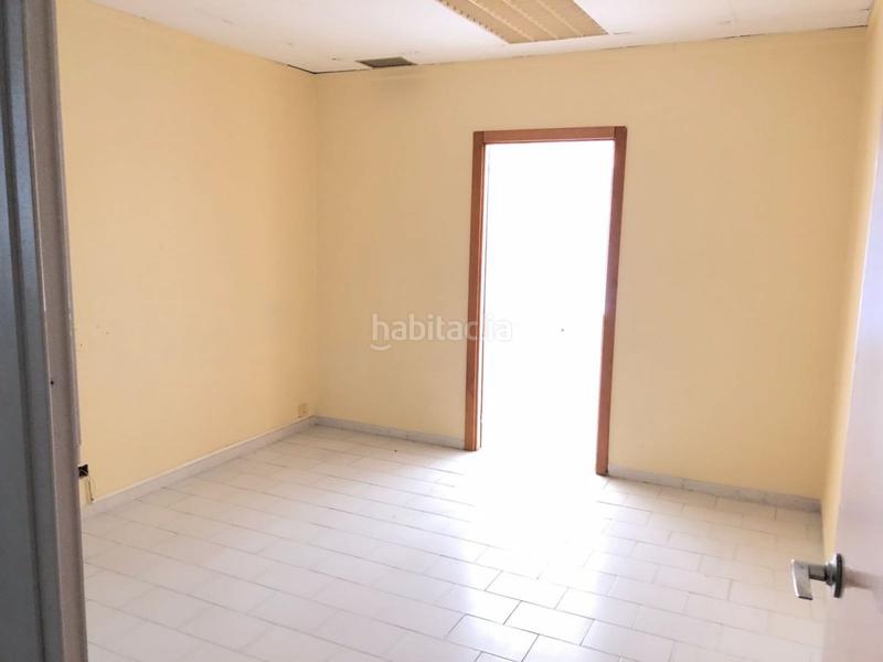 Foto ae041b6e-d42e-4f6f-80db-f3c910150f5b. Alquiler local comercial gran local comercial de unos 260 m2, junto a traperia, en la calle villaleal. en Murcia