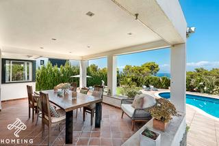Xalet a Badia Blava-Badia Gran-Tolleric. Casa independiente con vistas al mar, jardn y piscina privada.