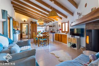 Masia a Monturi. Finca rstica con bonitas vistas y licencia turstica