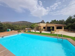 Affitto Casale in Llucmajor Interior. Finca rustica recien reformada en alquiler en llucmajor