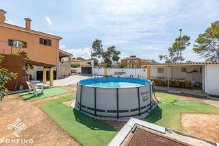 Xalet a S´Arenal. Gran casa en amplio solar, urbanización bellavista, cerca de pla