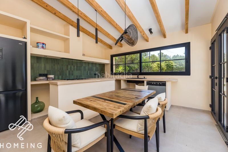 Foto 9c8315a9-3161-4b5f-8294-f116d2bd5a0d. Alquiler masía finca rustica con casa recién reformada con estilo moderno y con piscina en Llucmajor