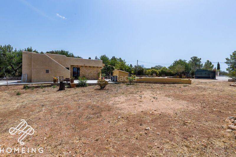 Foto c1521fca-c1c8-4c9b-b097-b07f573749c4. Alquiler masía finca rustica con casa recién reformada con estilo moderno y con piscina en Llucmajor
