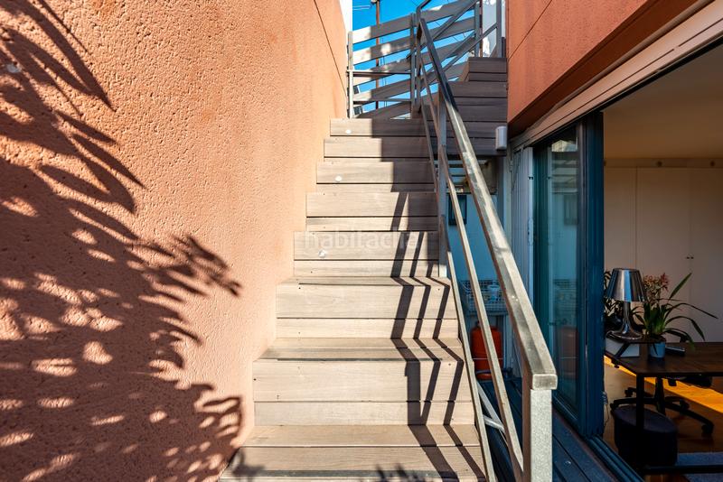 Foto 3ad35b2b-2811-42a2-a2ba-ff36285b0651. Ático precioso ático reformado con 50m2 de terraza privada en Barcelona