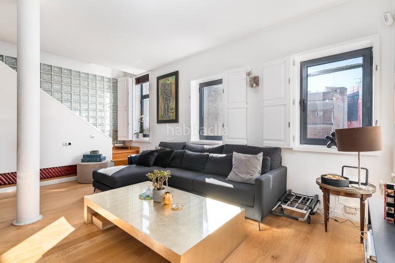 Foto ddc38dc2-3cb9-42c2-a22b-e2b06c0f5fe8. Ático precioso ático reformado con 50m2 de terraza privada en Barcelona