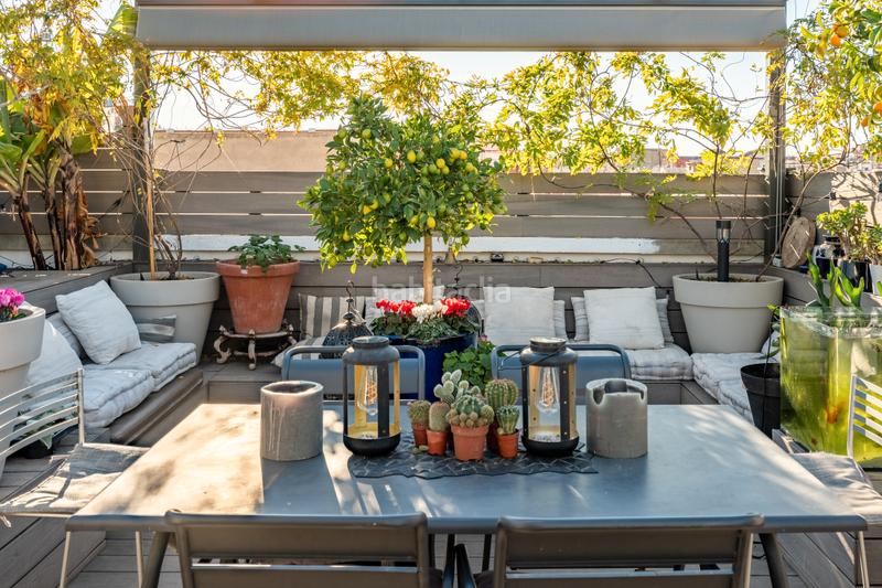 Foto e10f4d7e-dcb1-4c5e-8fd2-542ba8481e67. Ático precioso ático reformado con 50m2 de terraza privada en Barcelona