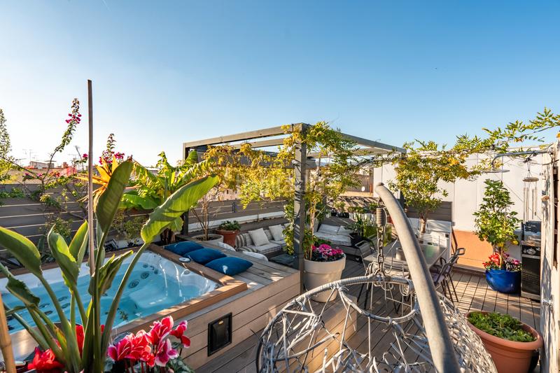 Foto e7482397-c832-4f99-84d7-a47602dac190. Ático precioso ático reformado con 50m2 de terraza privada en Barcelona