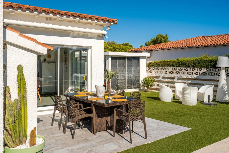 Foto 1f44ace2-a582-4795-9e35-3dc43ebc43d6. House in carrer fonoll 10 in Platja de Mont-roig Mont-roig del Camp