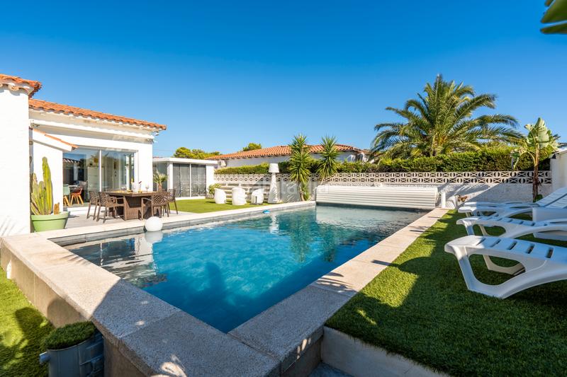 Foto 57469f77-b7b8-4db7-a2d1-fcc9e4b4ad1d. House in carrer fonoll 10 in Platja de Mont-roig Mont-roig del Camp